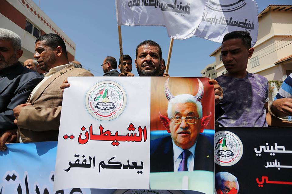 La OLP crea un cargo de vicepresidente mientras crecen las presiones internas y externas sobre Abbas