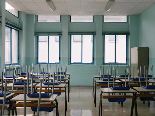 Cinco comunidades autónomas abren los colegios sin clases y dos los mantienen cerrados