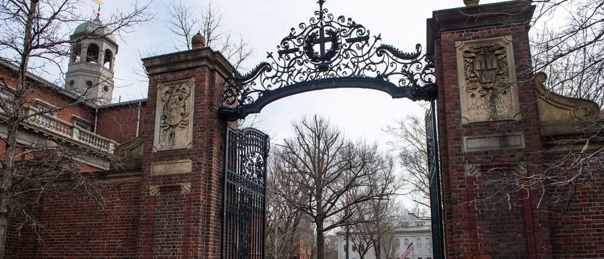 Harvard demanda al Gobierno de Trump por congelación de fondos federales
