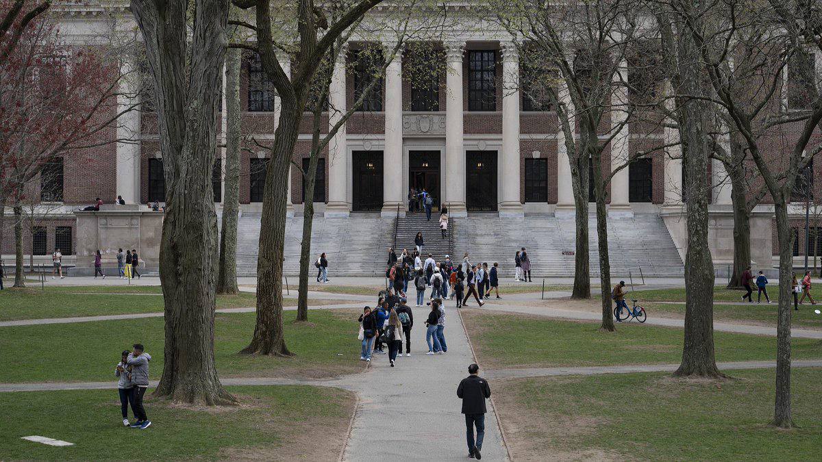Trump acusa a Harvard de ser una "institución antisemita de extrema izquierda" tras demanda por congelación de fondos