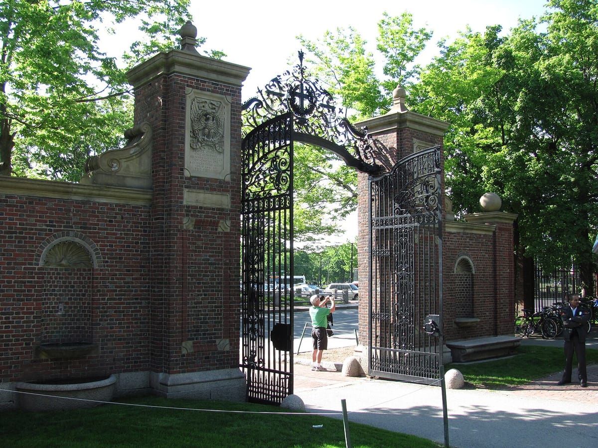 Harvard, al borde de la crisis financiera ante las amenazas de Trump