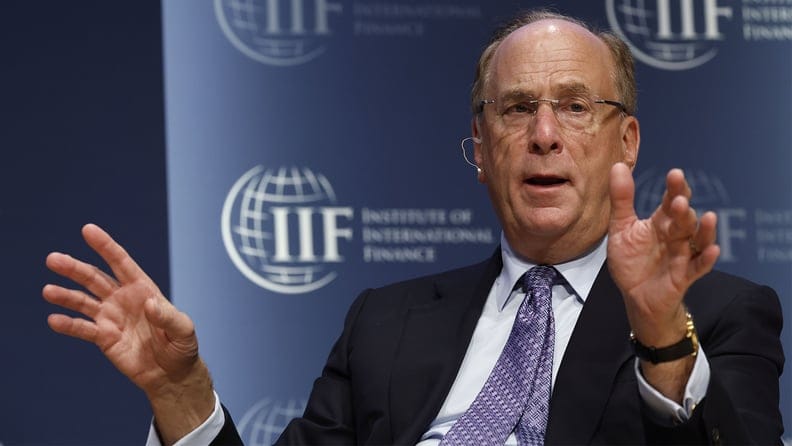 El CEO de BlackRock advierte sobre la creciente preocupación económica