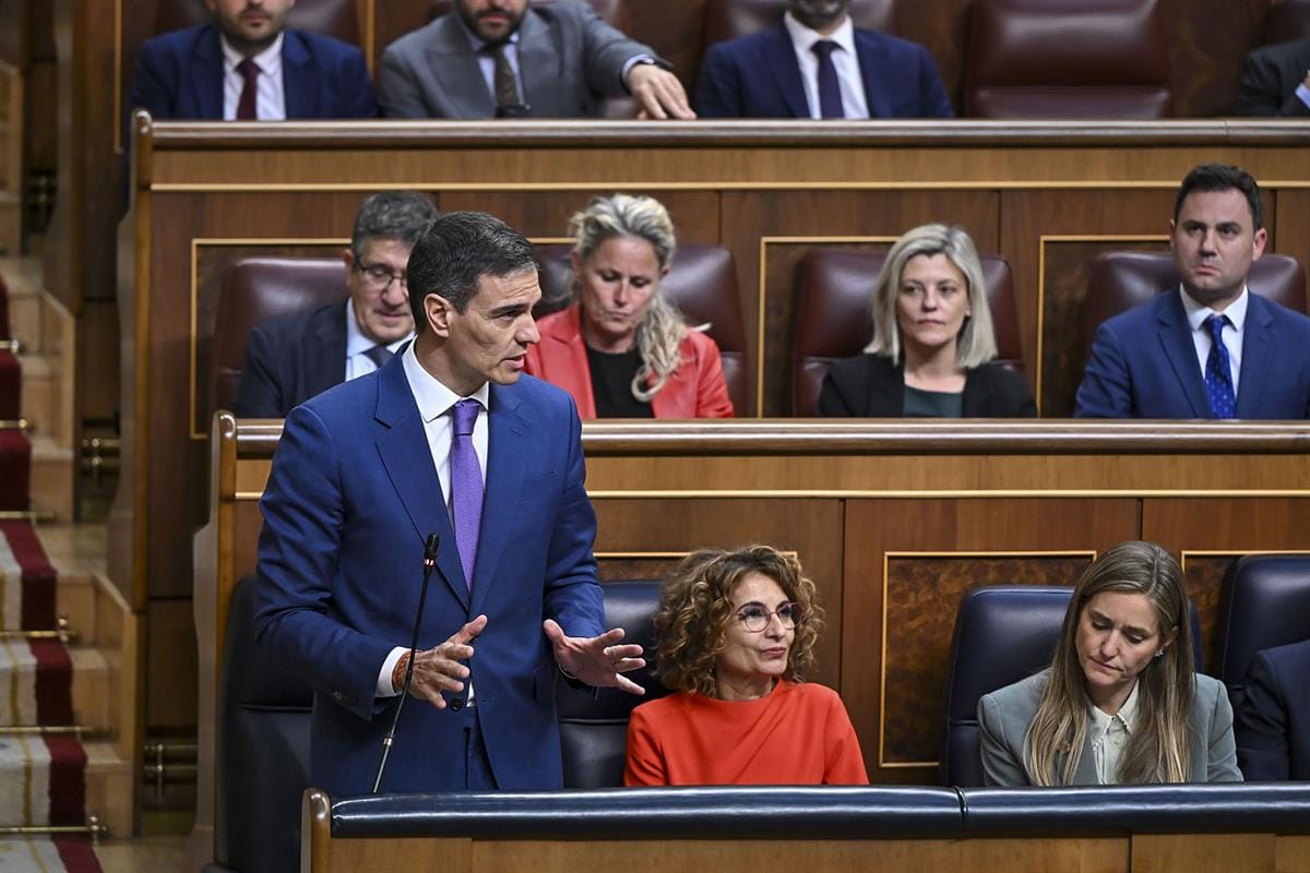 Moncloa apunta a "problemas de sobretensión" como posible origen del gran apagón