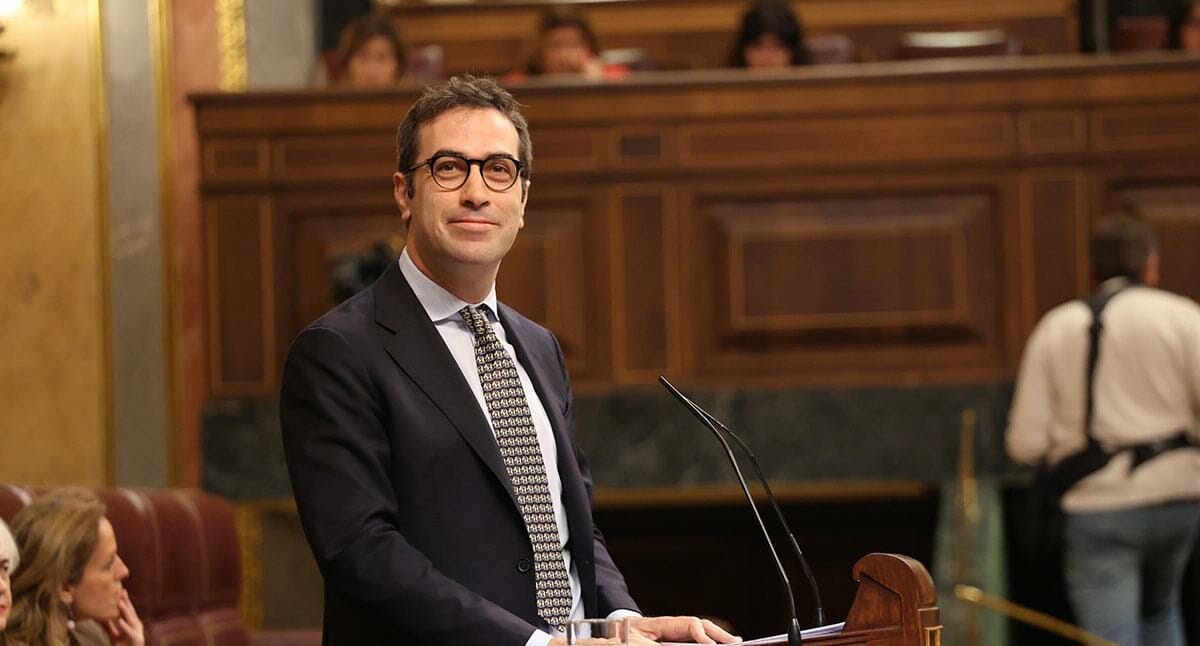 Economía da por concluida la consulta sobre la opa de BBVA al Sabadell