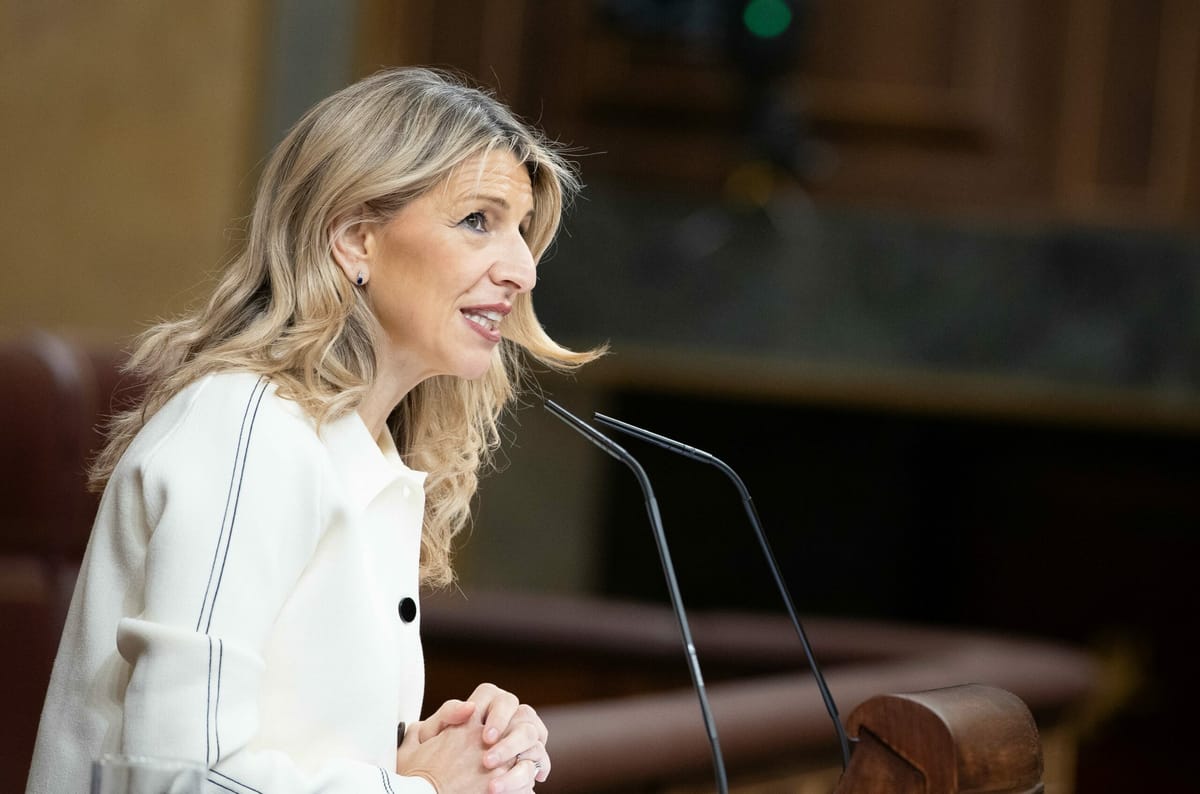 Un sondeo de Ipsos apunta a un hundimiento de Sumar y una mayoría absoluta reforzada de PP y Vox