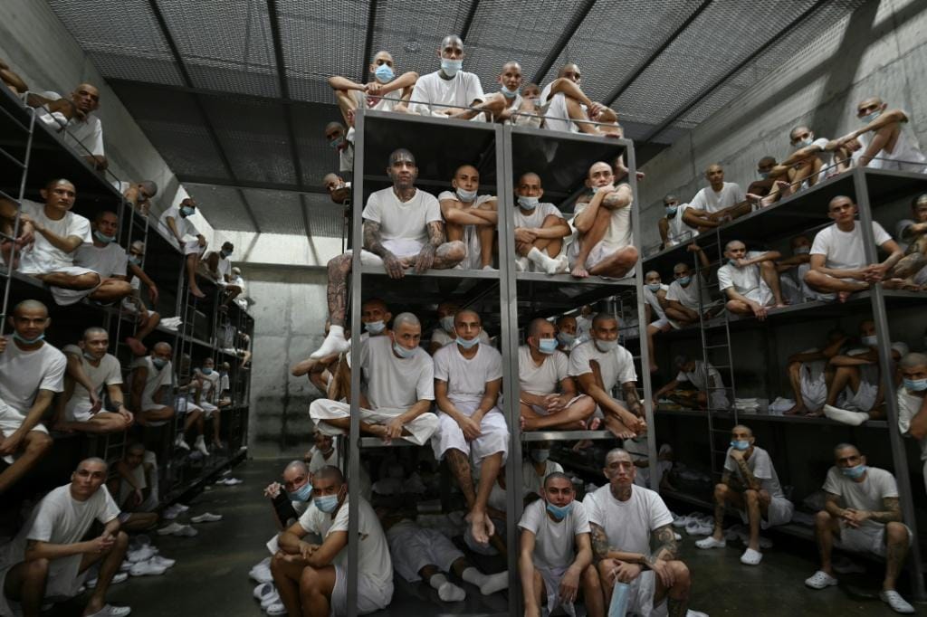Al menos 415 muertes en custodia durante el régimen de excepción en El Salvador