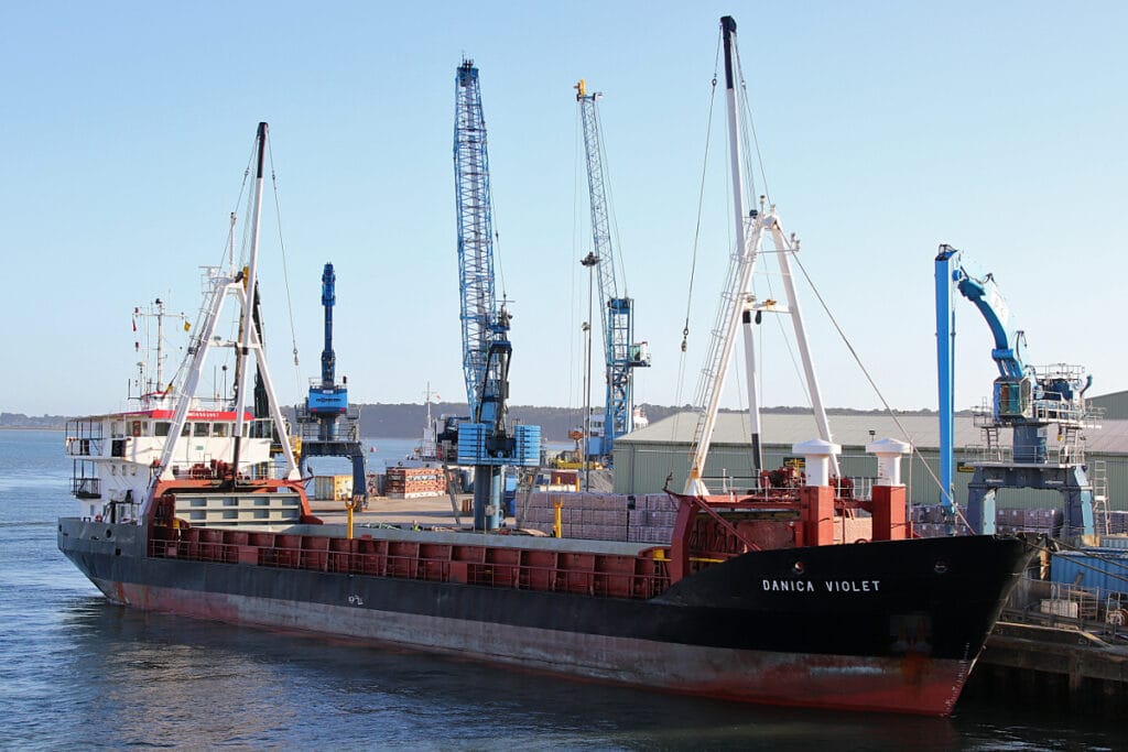 El buque “Danica Violet” descargará explosivos enviados por Israel en Cartagena