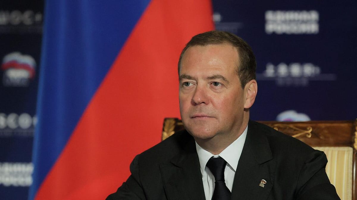 Medvedev advierte a Trump sobre el riesgo de una guerra mundial tras sus críticas a Putin