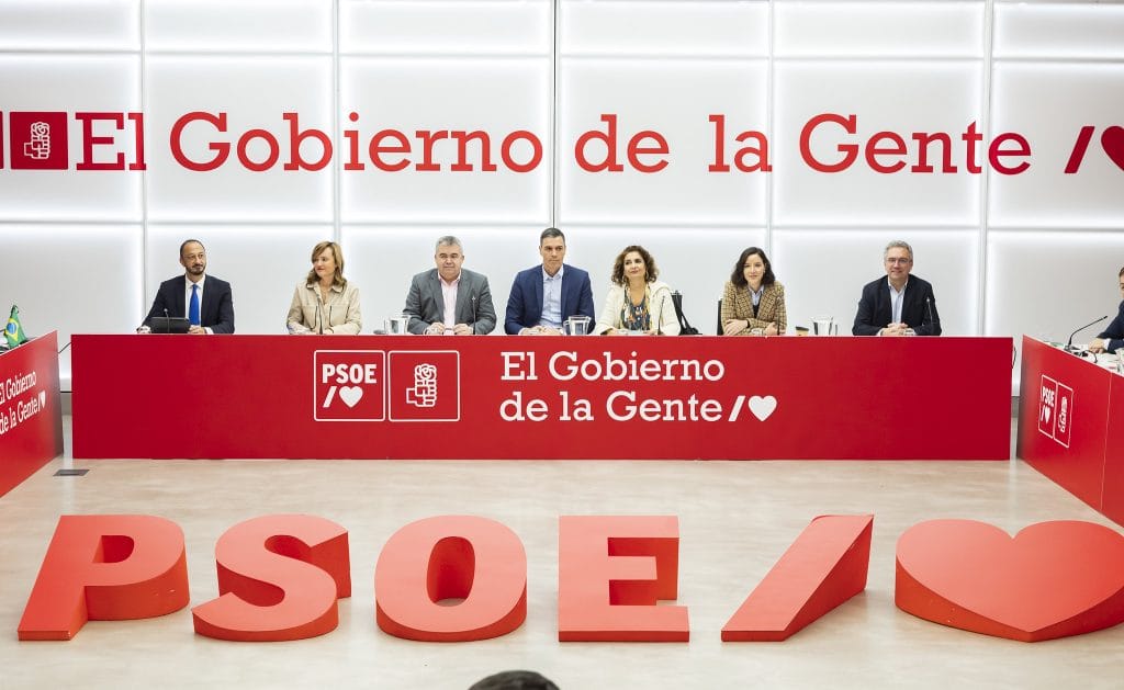 PP y PSOE reúnen a sus ejecutivas tras una semana de máxima tensión parlamentaria