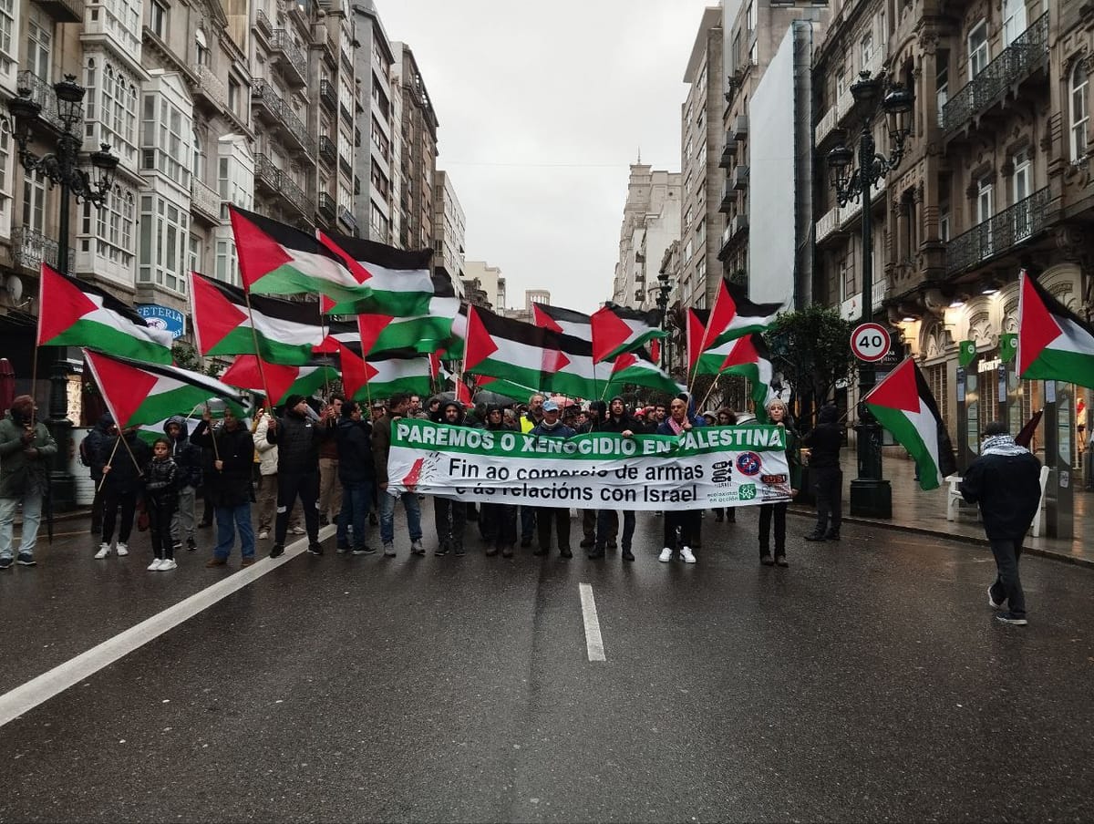 Ocho activistas de BDS a juicio por poner pegatinas en un Carrefour de Vigo