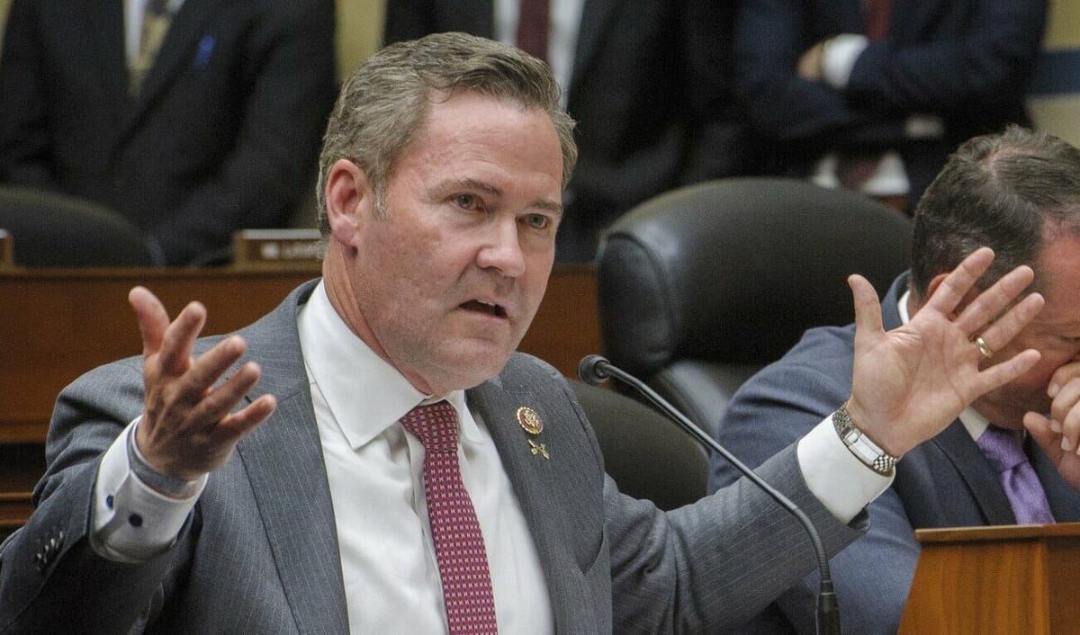 Trump nombra a Mike Waltz embajador ante la ONU tras su implicación en el 'Signalgate'