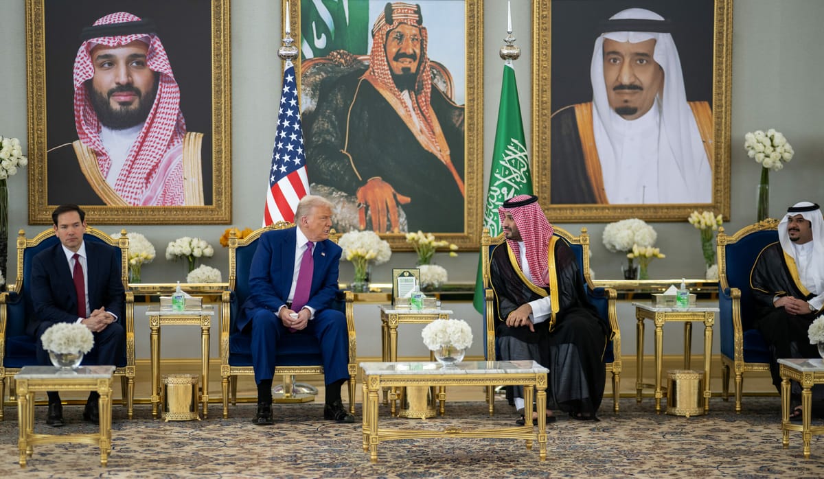 Trump firma con Arabia Saudí "el mayor acuerdo de Defensa de la historia" por 142.000 millones de dólares