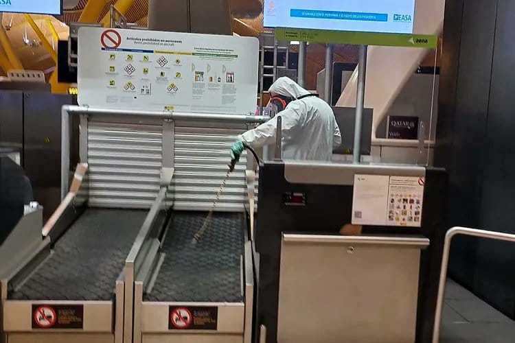 Aena impondrá controles de acceso en Barajas para evitar la presencia de personas sin hogar