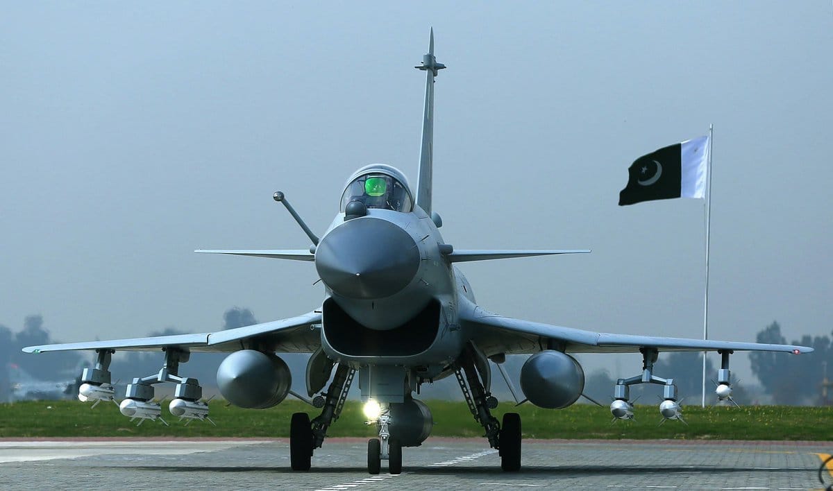 Pakistán afirma que usó cazas chinos para derribar aviones indios tras los bombardeos en Cachemira