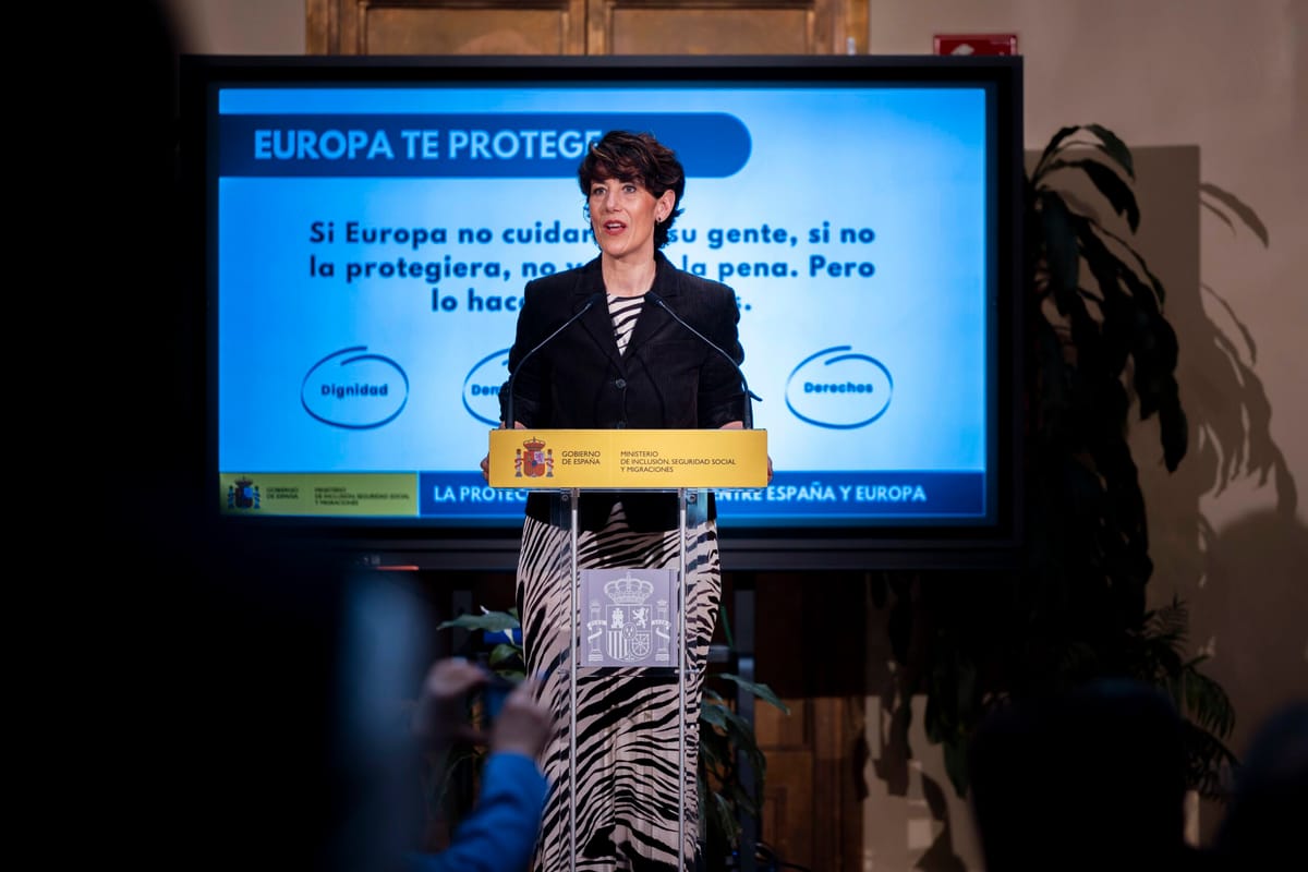 Entra en vigor el nuevo reglamento español de extranjería con críticas por sus efectos en migrantes