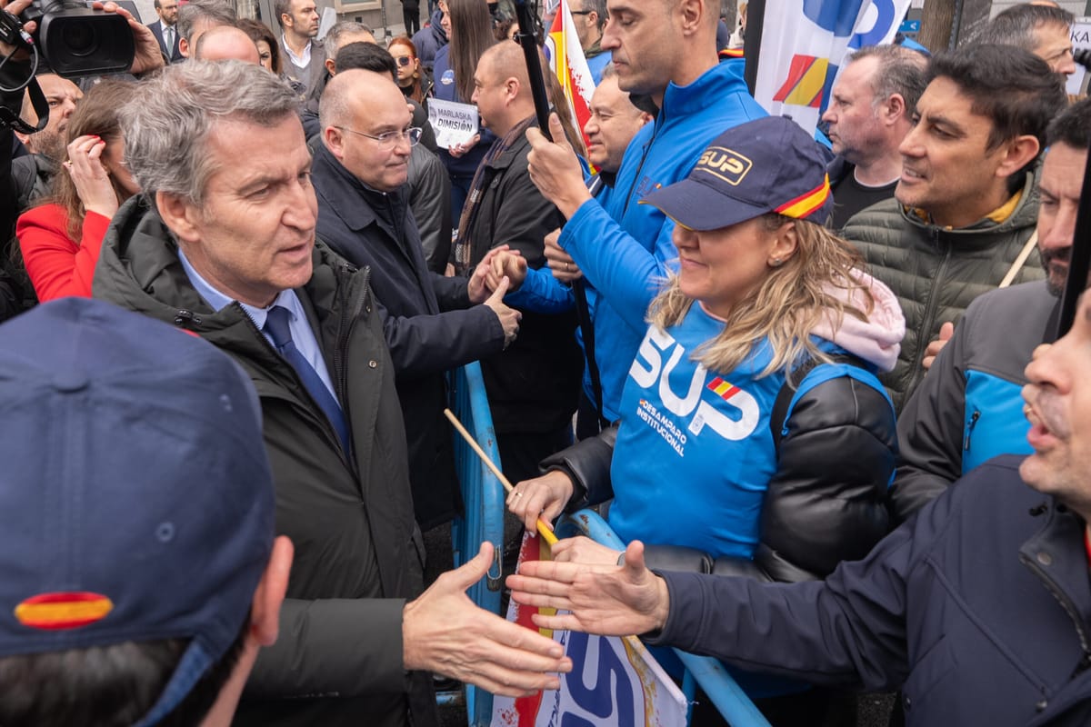 "Democracia o mafia": Feijóo convoca nueva protesta contra Sánchez