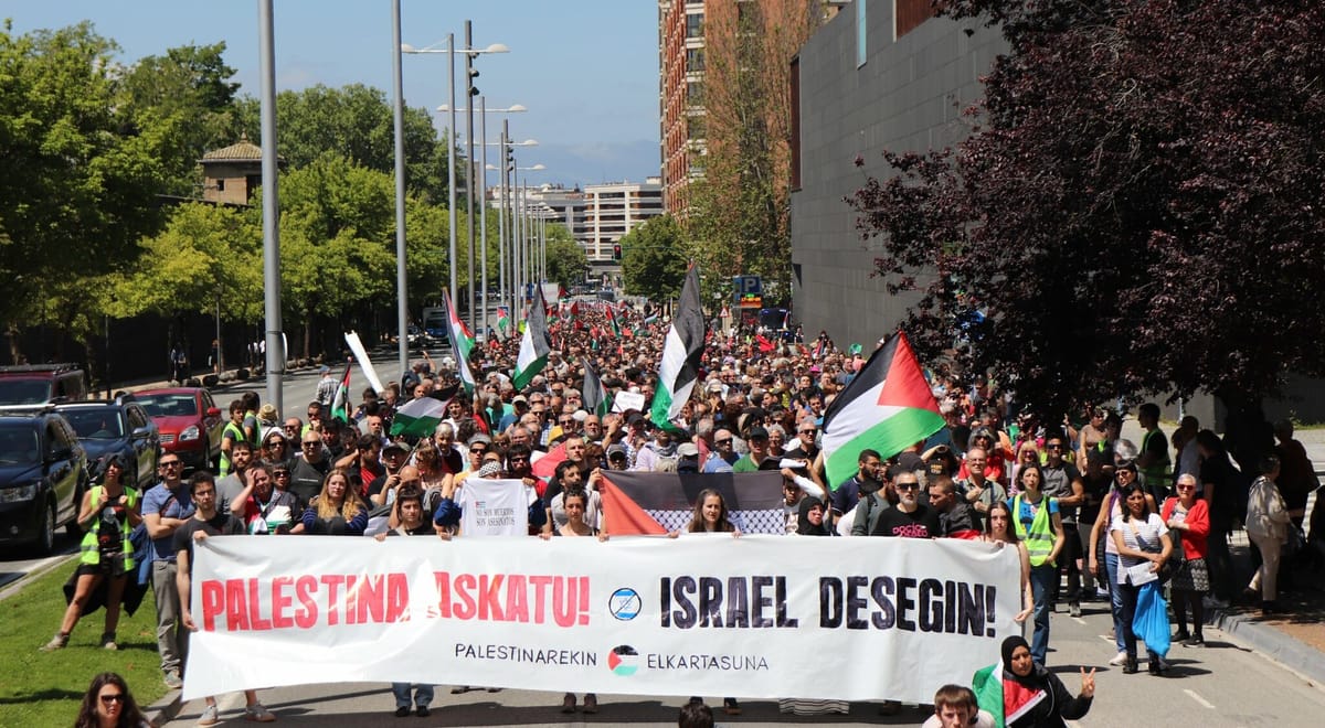 Miles de personas se movilizan en Iruñea por Palestina en el aniversario de la Nakba