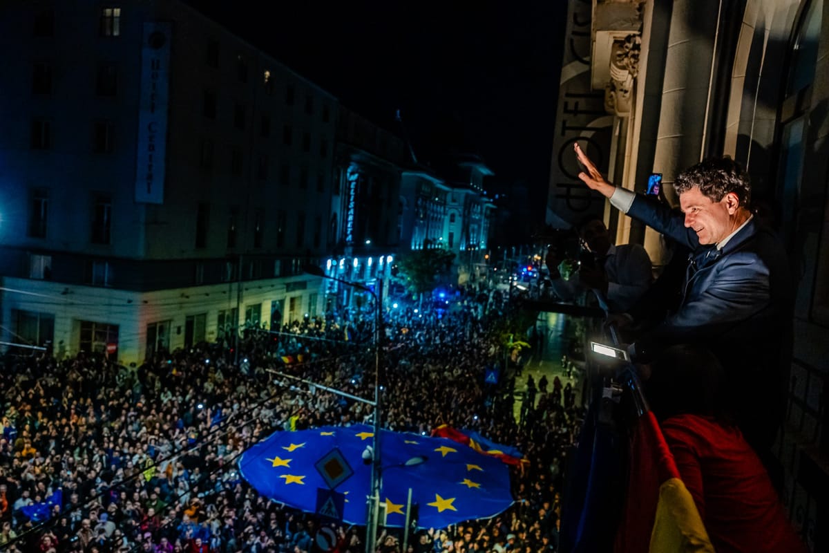 El europeísta Nicusor Dan gana la presidencia en Rumanía en una ajustada segunda vuelta