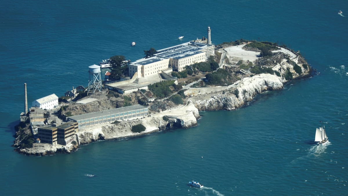 Trump ordena reabrir la prisión de Alcatraz