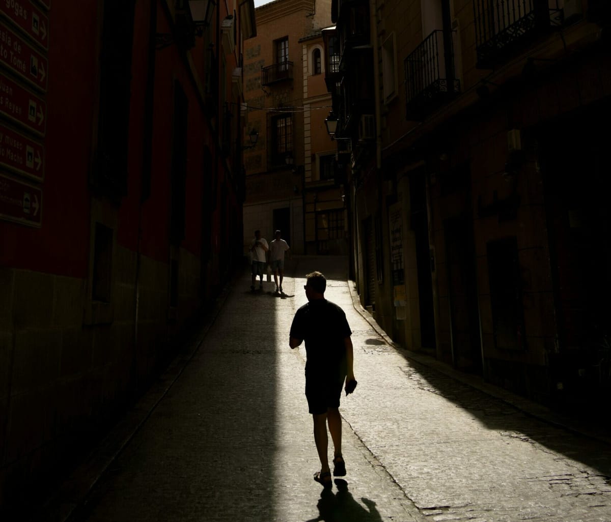 La precariedad laboral obliga a los jóvenes a depender de la herencia para acceder a vivienda y riqueza