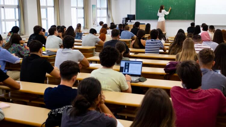 El 90% de los universitarios utiliza inteligencia artificial para estudiar, según la Fundación CYD