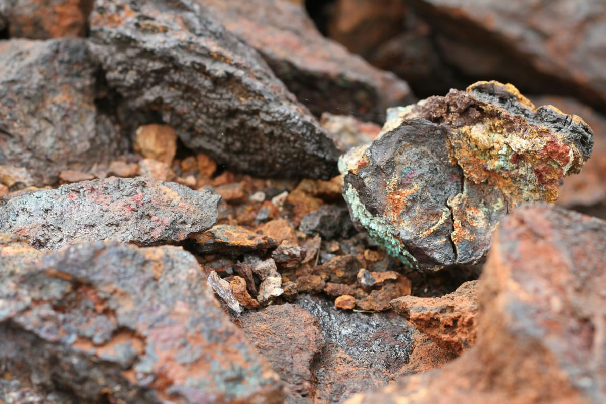 El suministro global de minerales críticos para la energía, cada vez más concentrado