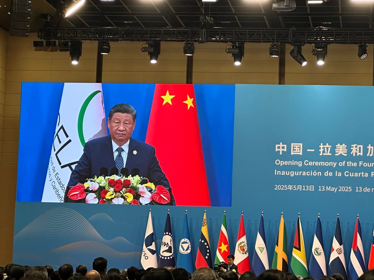 Xi Jinping anuncia 9.200 millones de dólares en créditos y llama a América Latina y el Caribe a "rechazar injerencias externas"