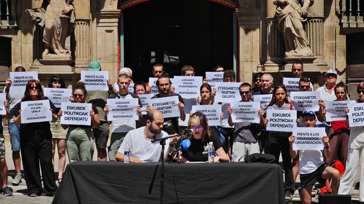 Colectivos sociales denuncian desahucios sin garantías legales y obstáculos al acompañamiento en Iruñea