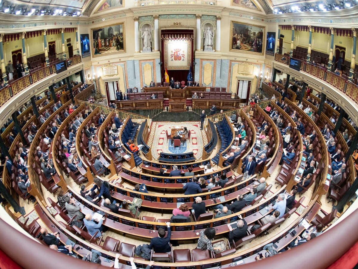 Los partidos exigen responsabilidades y elecciones tras la comparecencia de Sánchez por el caso Cerdán