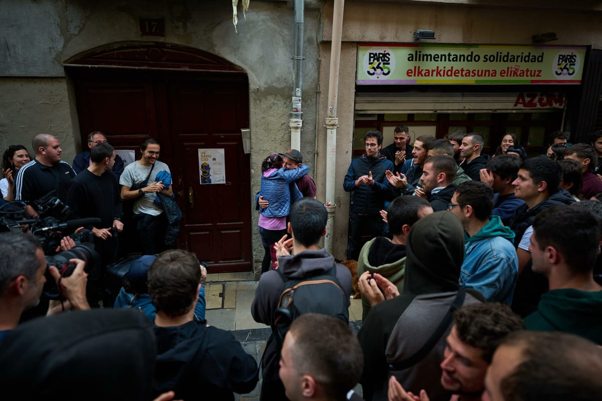 El Sindicato Socialista de Vivienda logra detener un desahucio en el Casco Viejo de Iruñea