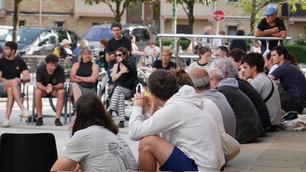 El Sindicato Socialista de Vivienda de Donostia logra aplazar el desahucio previsto en Altza para pasado mañana