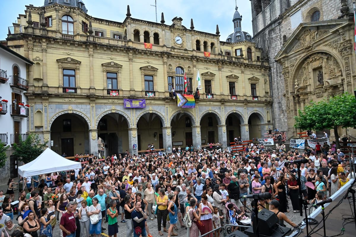 La noche del lunes se produjeron tres agresiones racistas grupales en Hernani