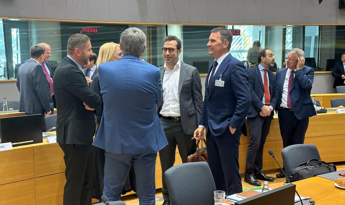 Bruselas retrasa el quinto pago de los fondos europeos para el Estado español