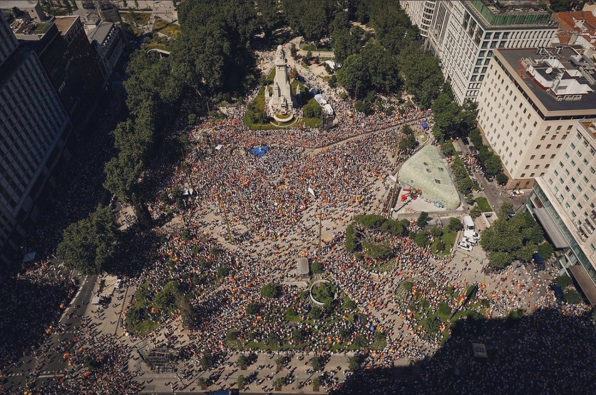 Protesta en Madrid contra el Gobierno de Sánchez bajo el lema "Mafia o democracia"