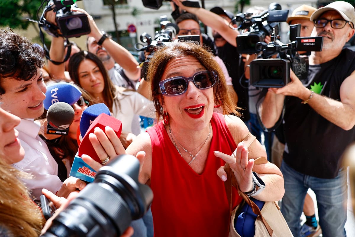 Leire Díez se da de "baja voluntaria" del PSOE tras declarar en Ferraz por el caso de los audios