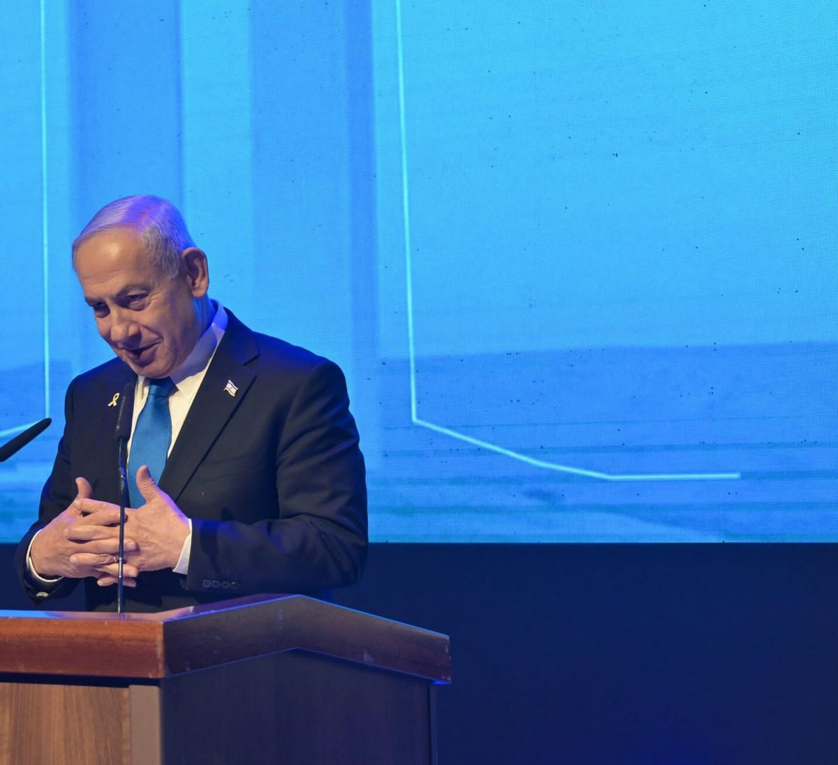 Netanyahu reconoce que Israel arma a clanes que roban comida en Gaza