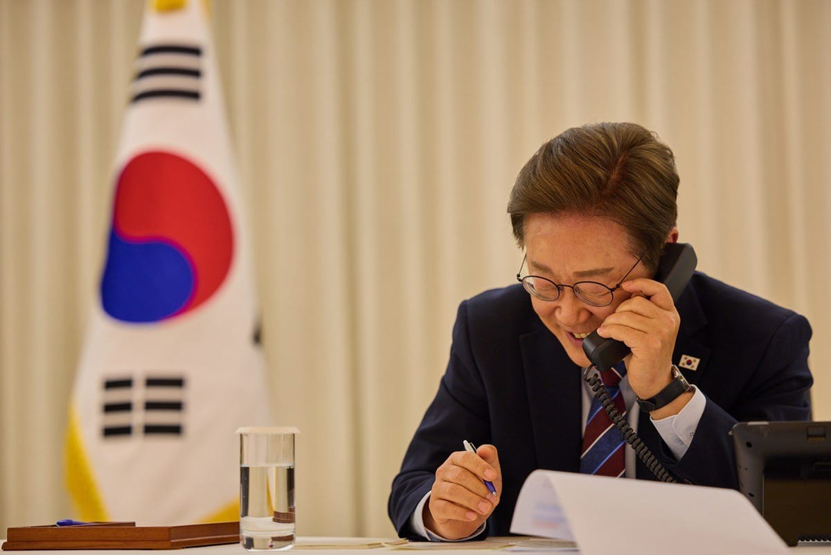 Lee Jae-myung y Trump acuerdan avanzar hacia un acuerdo arancelario en su primer contacto