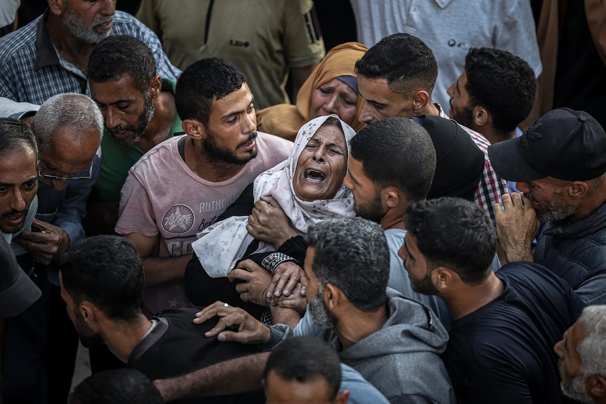 Soldados israelíes reciben órdenes de disparar a las colas del hambre