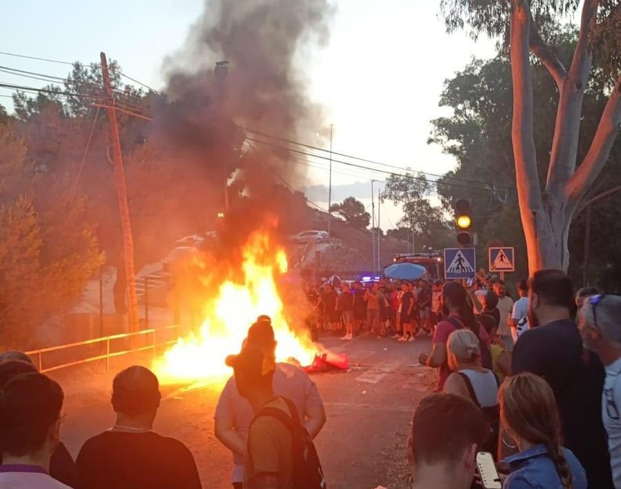 Auxiliares de Navantia en Cartagena mantienen la huelga y trasladan sus protestas a la sede de la patronal
