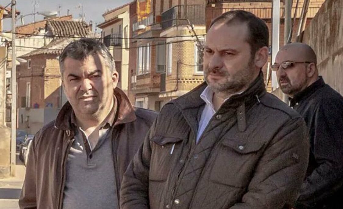 Mensajes de la Guardia Civil sugieren que Cerdán ofreció a Ábalos defensa y empleo a cambio de su silencio
