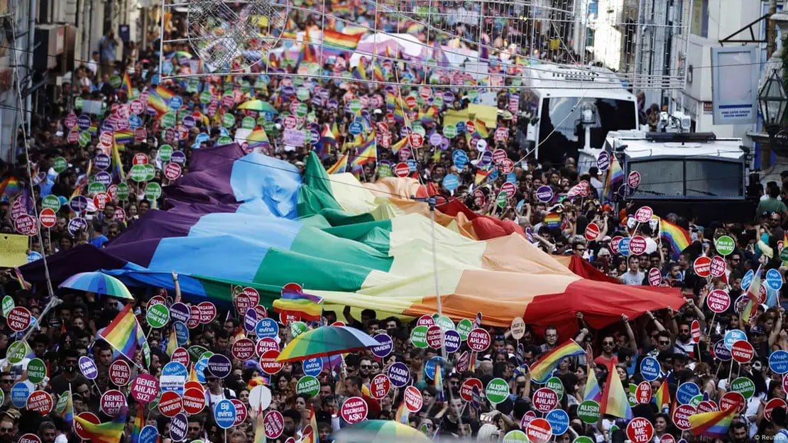 Más de 50 detenidos en Estambul durante la marcha del Orgullo prohibida
