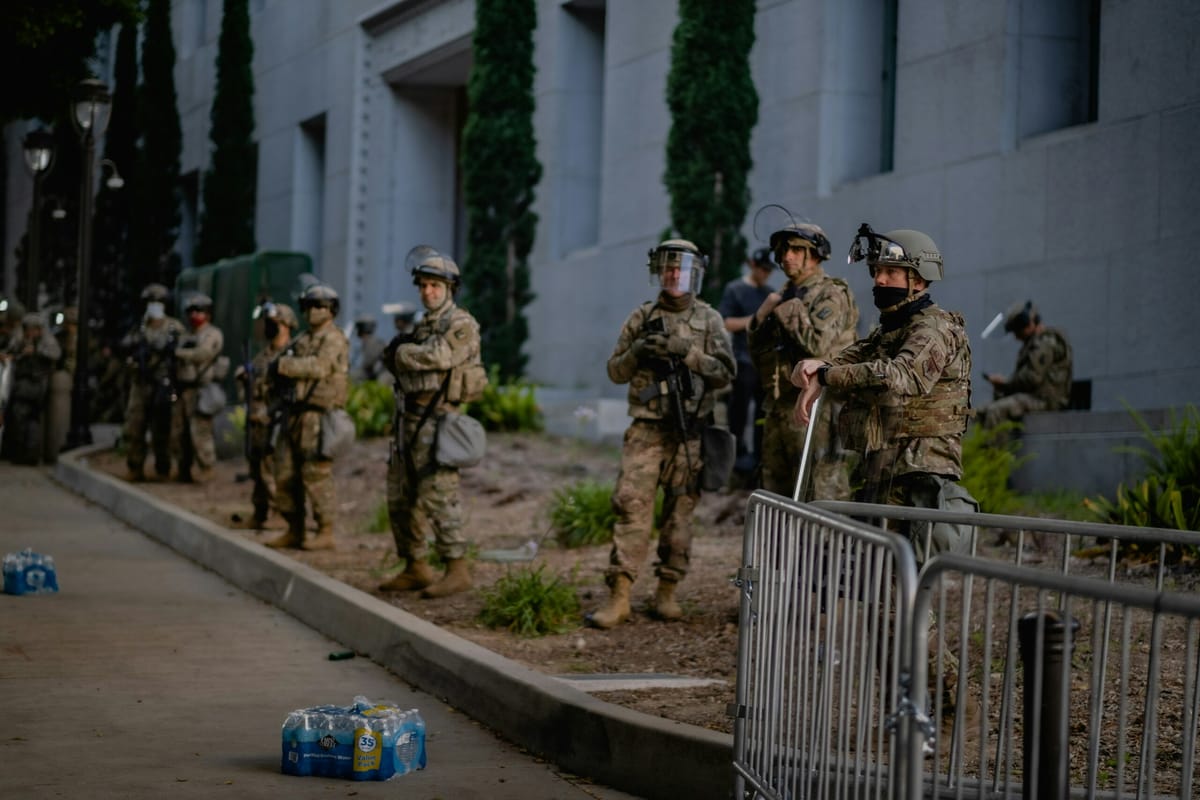 La Guardia Nacional en Los Ángeles recibe autorización para hacer detenciones