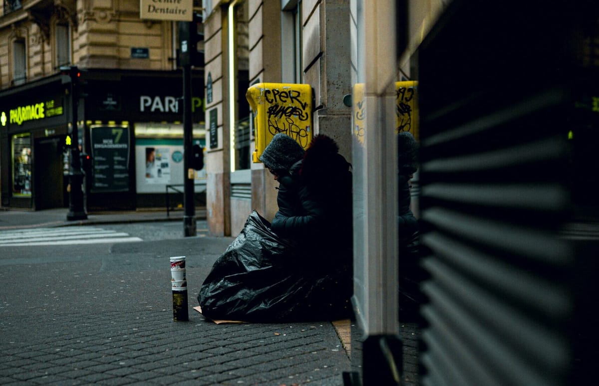 Jóvenes, migrantes y personas sin hogar, los más excluidos del ingreso mínimo vital en Europa según Cáritas