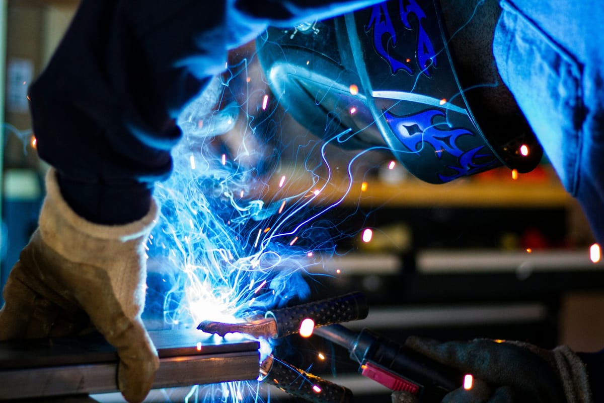 La producción industrial baja un 5,7 % en abril, lastrada por los bienes de equipo