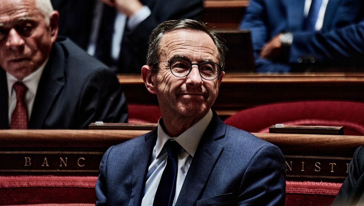 El Gobierno francés estudia restringir el acceso a la sanidad gratuita para inmigrantes indocumentados