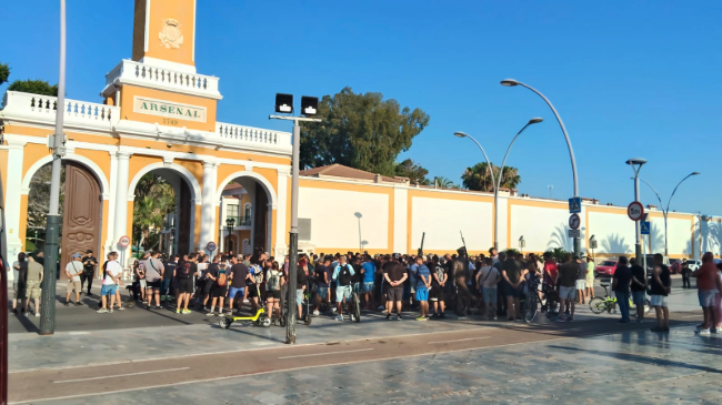 La huelga de auxiliares de Cartagena entra en su cuarta semana sin avances y con nuevas protestas convocadas