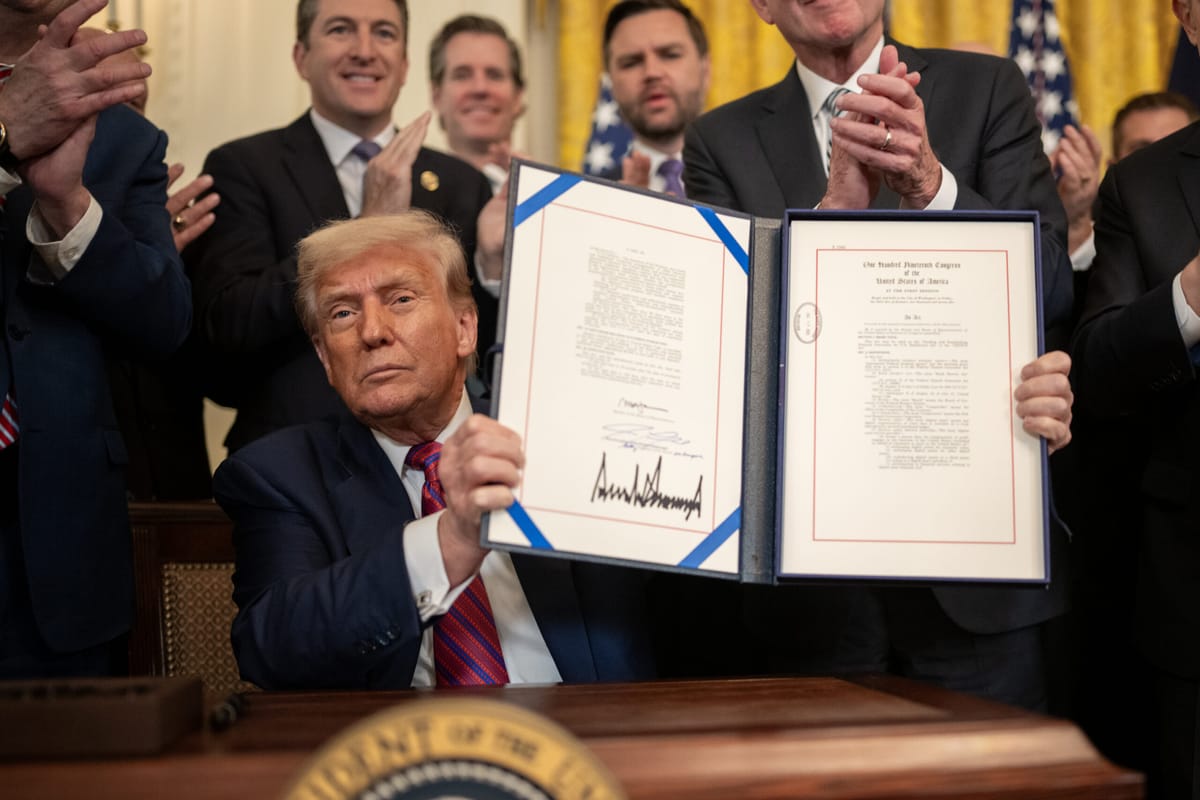 Trump demanda a The Wall Street Journal y exige desclasificar documentos del caso Epstein