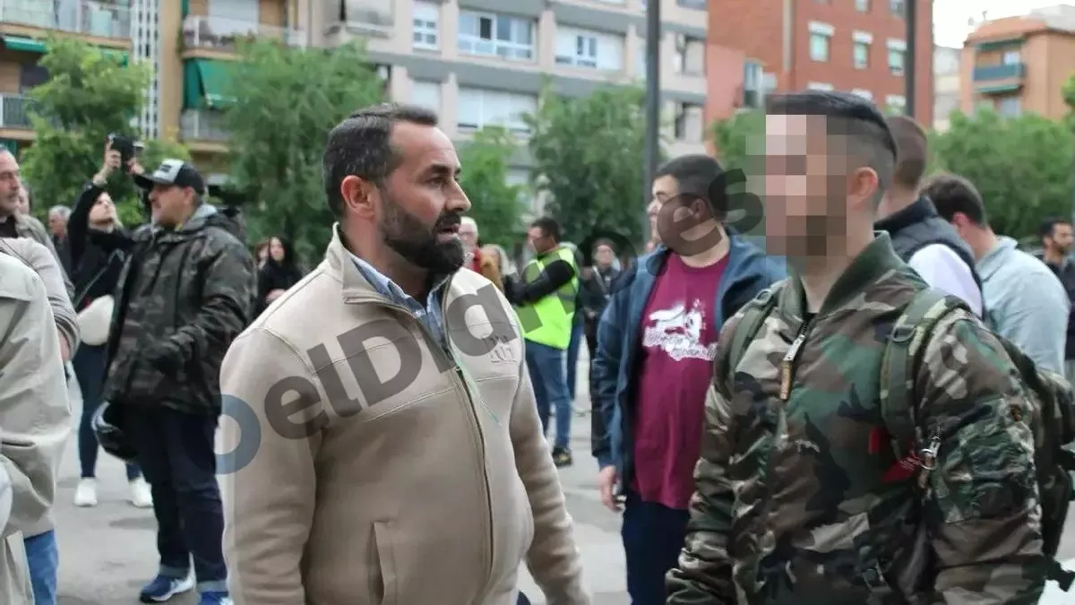 El líder de 'Deport Them Now' detenido participó en una protesta racista de Vox en Mataró