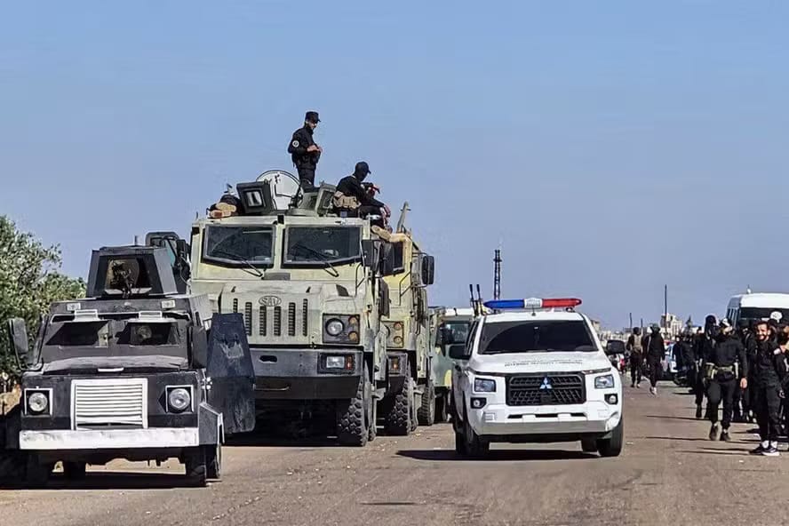 Escalada de violencia en el sur de Siria: combates en Al Sueida y bombardeos israelíes