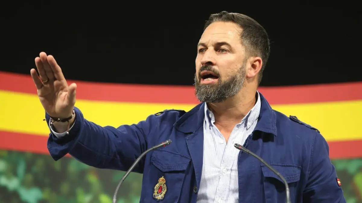 Abascal niega la implicación de Vox en Torre Pacheco y evita condenar los ataques racistas